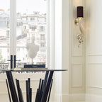 295600