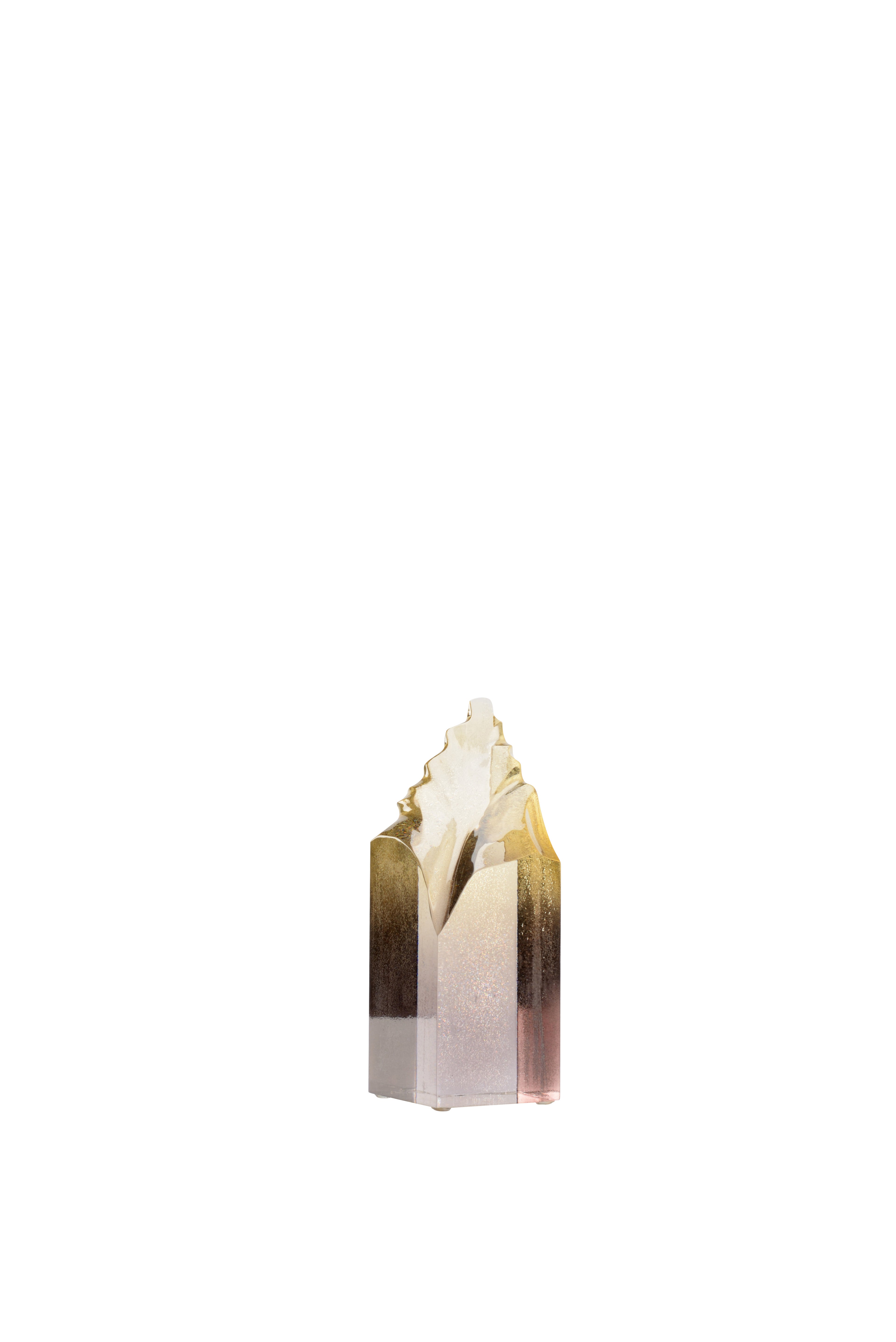 302330