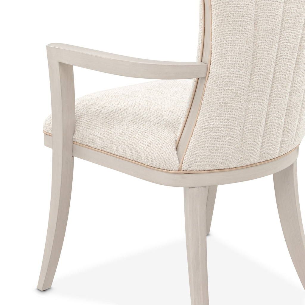 9091004-823