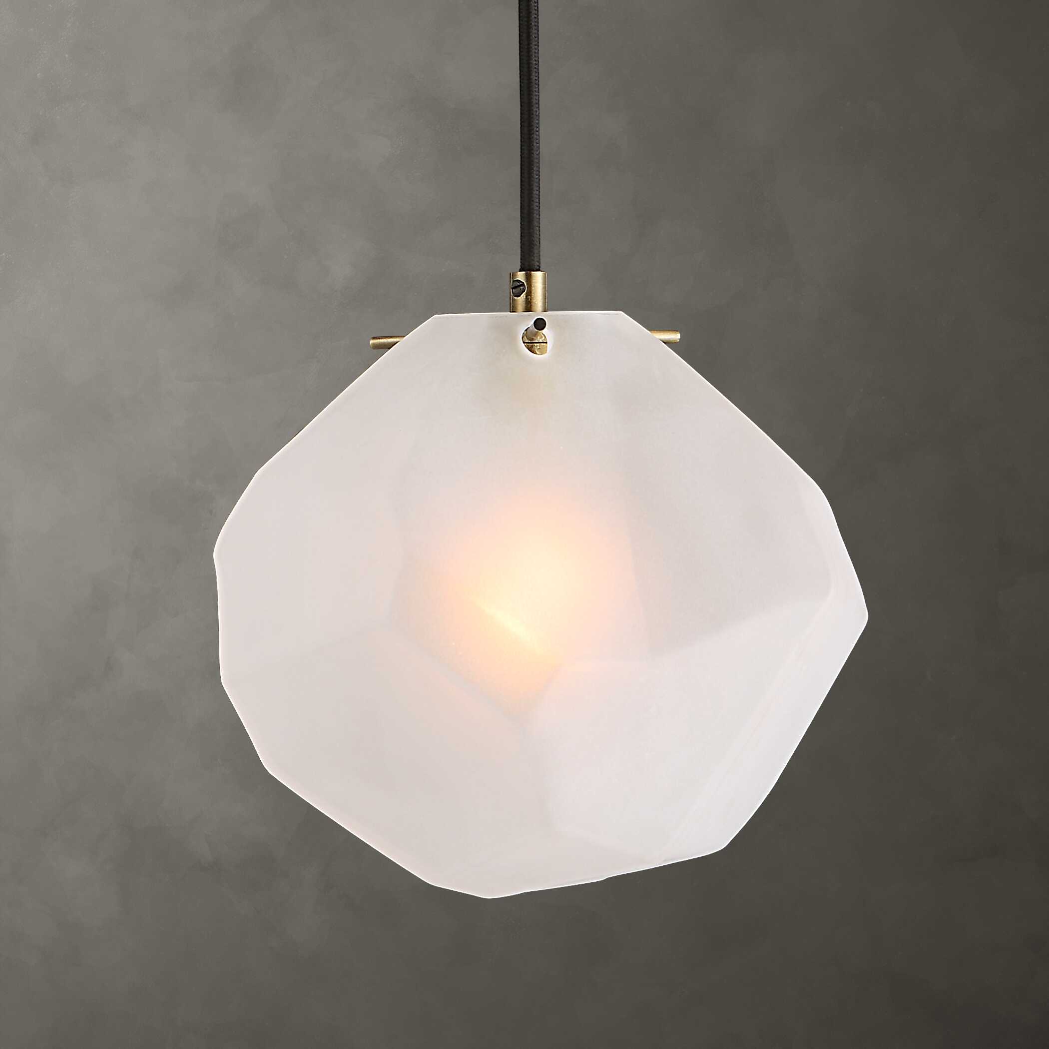 21576