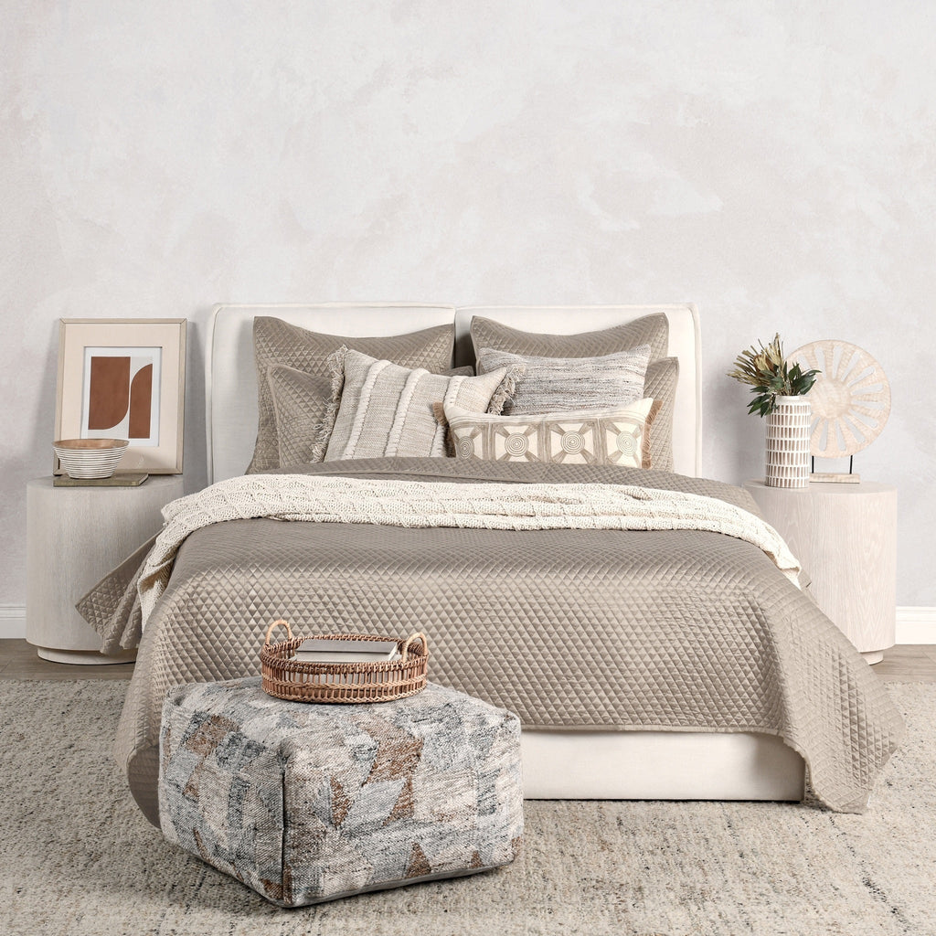 V011876