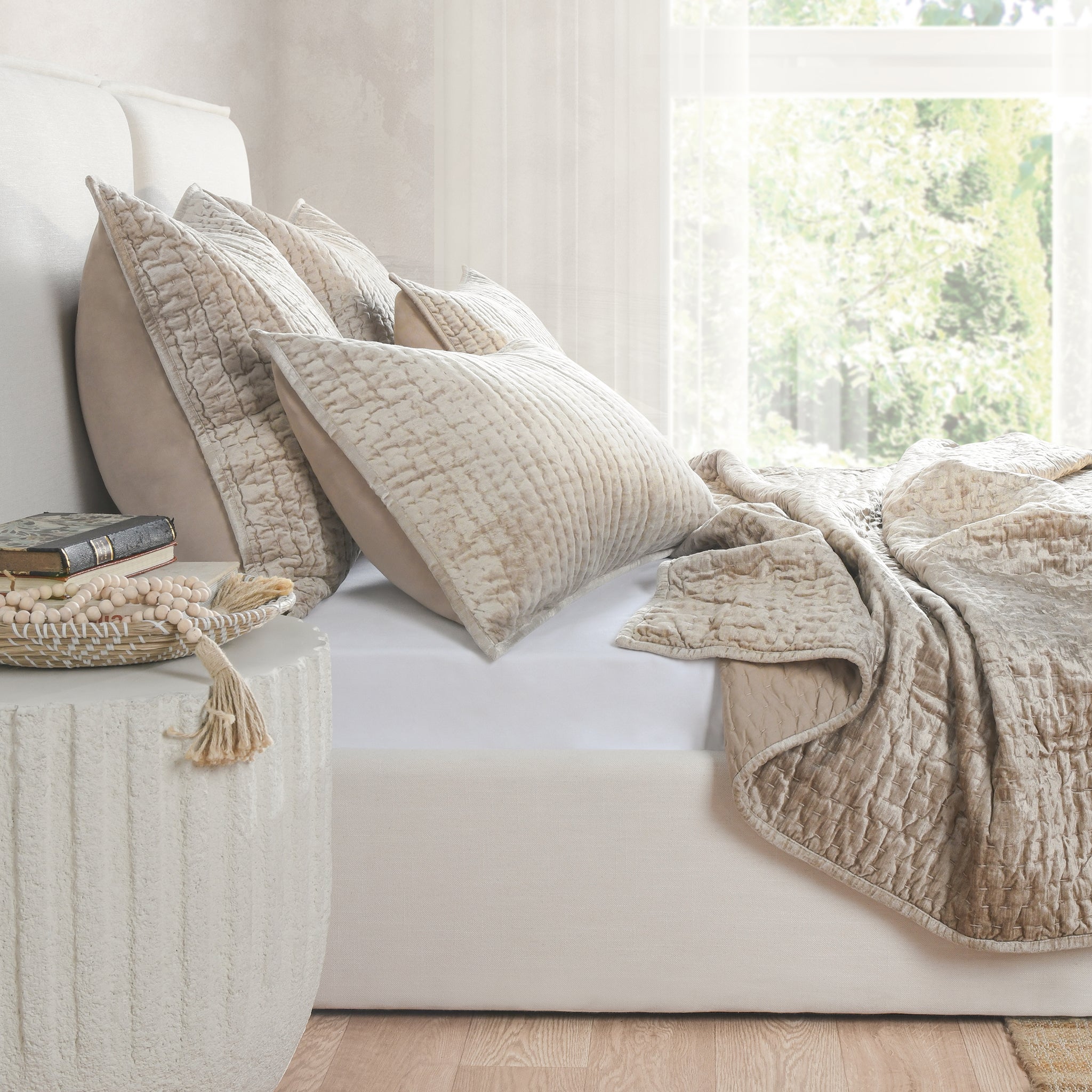 BEDQ422Q