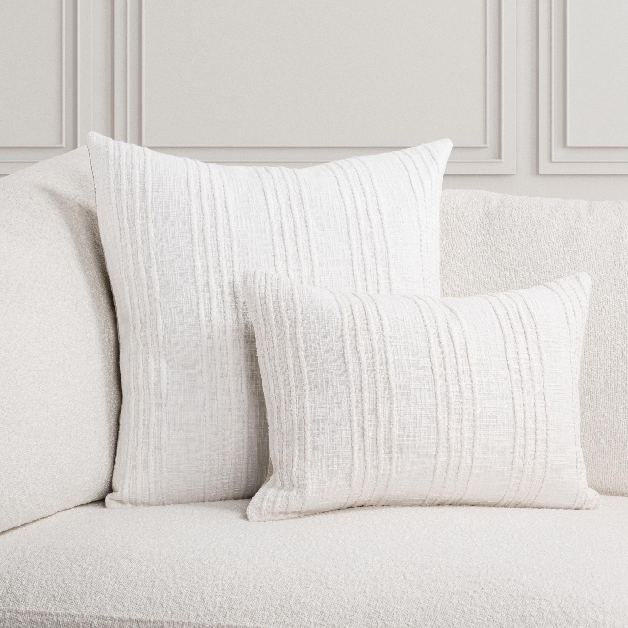 V320022